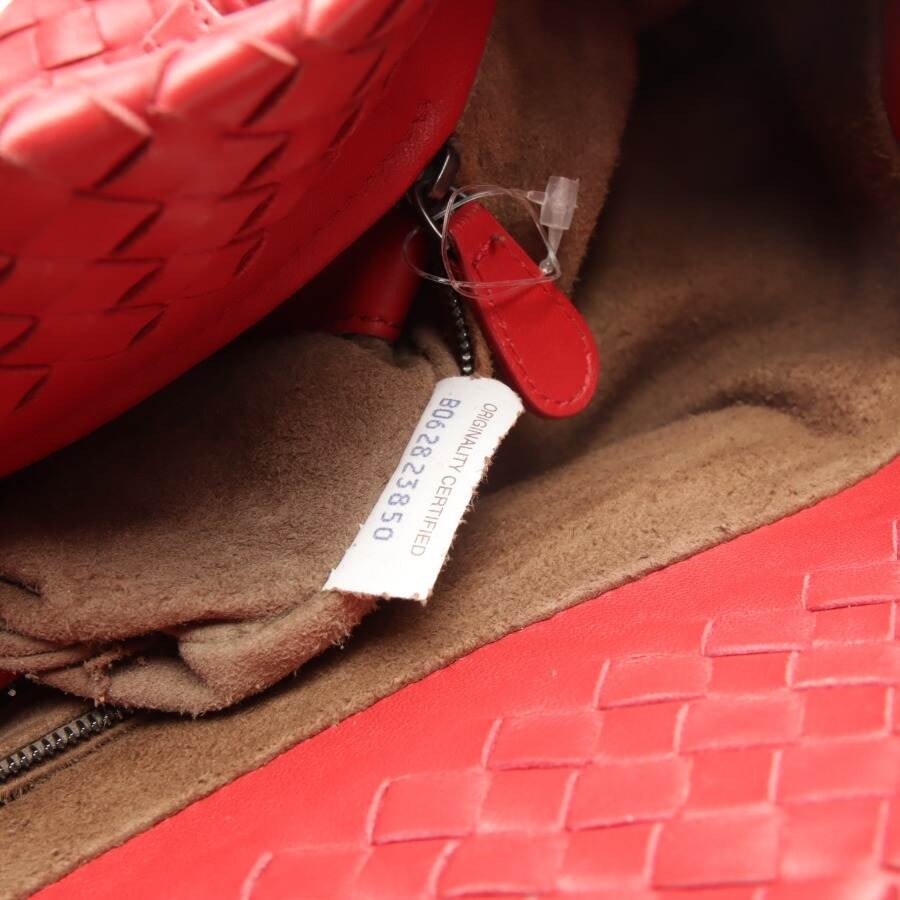 Image 6 of Intrecciato Nappa Veneta Shoulder Bag Red in color Red | Vite EnVogue