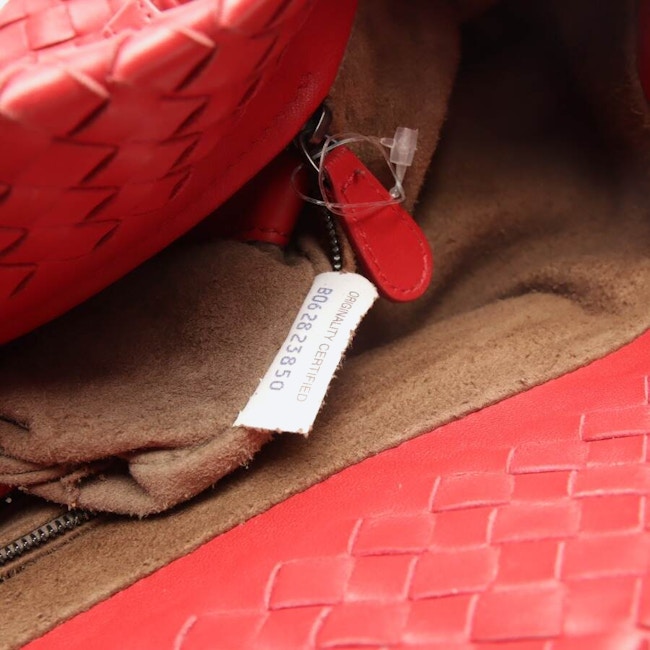 Image 6 of Intrecciato Nappa Veneta Shoulder Bag Red in color Red | Vite EnVogue