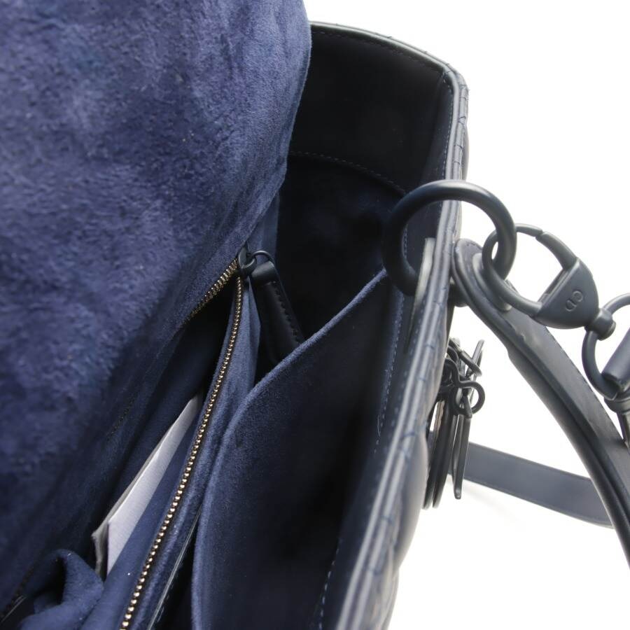Bild 5 von Lady Dior Handtasche Navy in Farbe Blau | Vite EnVogue