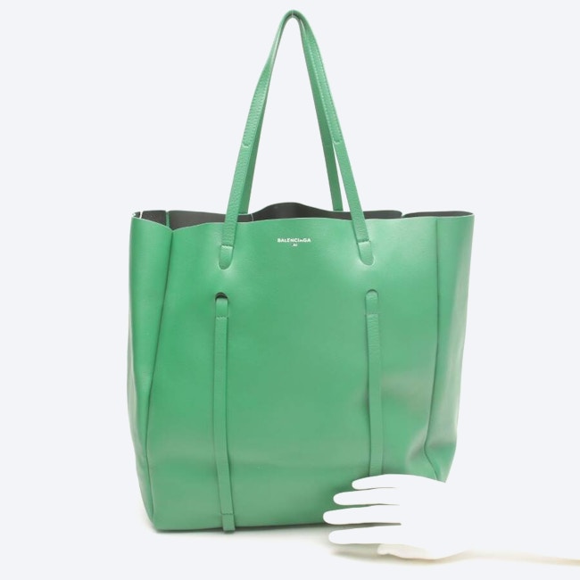 Image 4 of Plain Fleur Aniline Shopper Green in color Green | Vite EnVogue