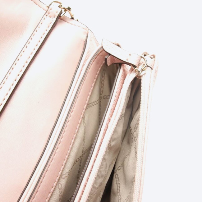 Image 3 of Crossbody Bag Light Pink in color Pink | Vite EnVogue