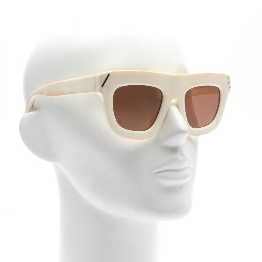 Image 2 of VB642S Sunglasses White in color White | Vite EnVogue