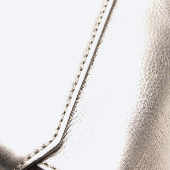 Image 6 of Crossbody Bag Silver in color Metallic | Vite EnVogue