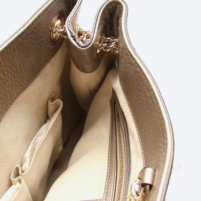 Image 5 of Soho Tote Shoulder Bag Gold in color Metallic | Vite EnVogue