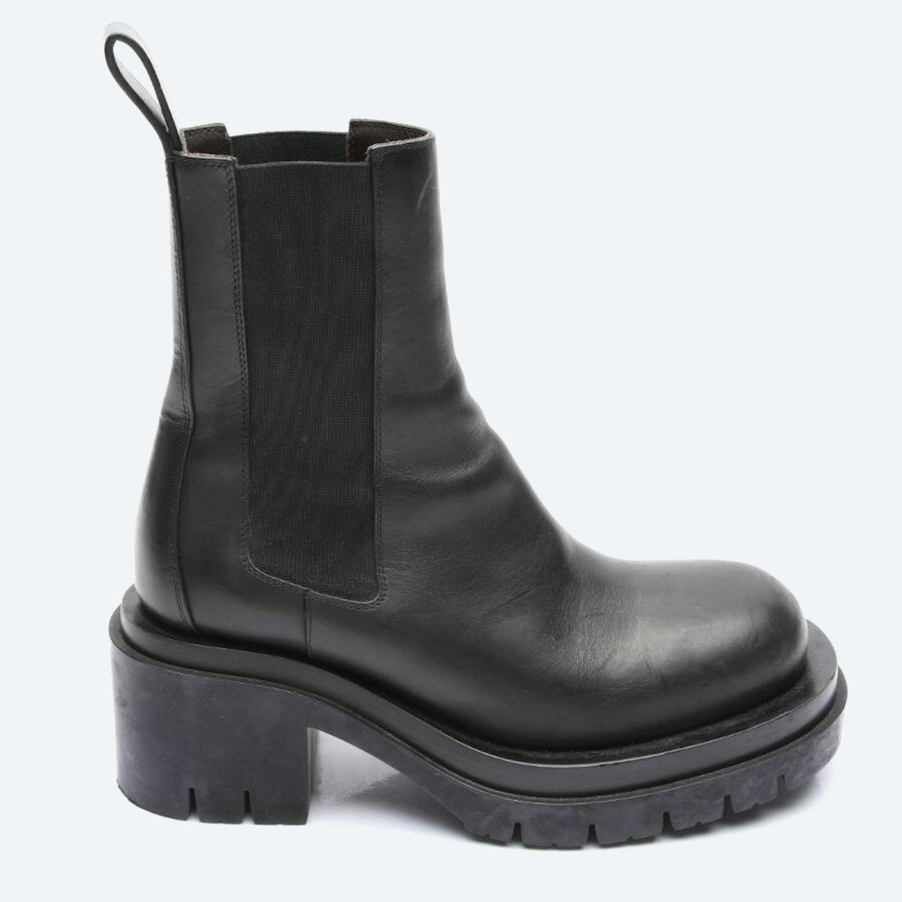 Image 1 of Lug Ankle Boots EUR 39.5 Black in color Black | Vite EnVogue