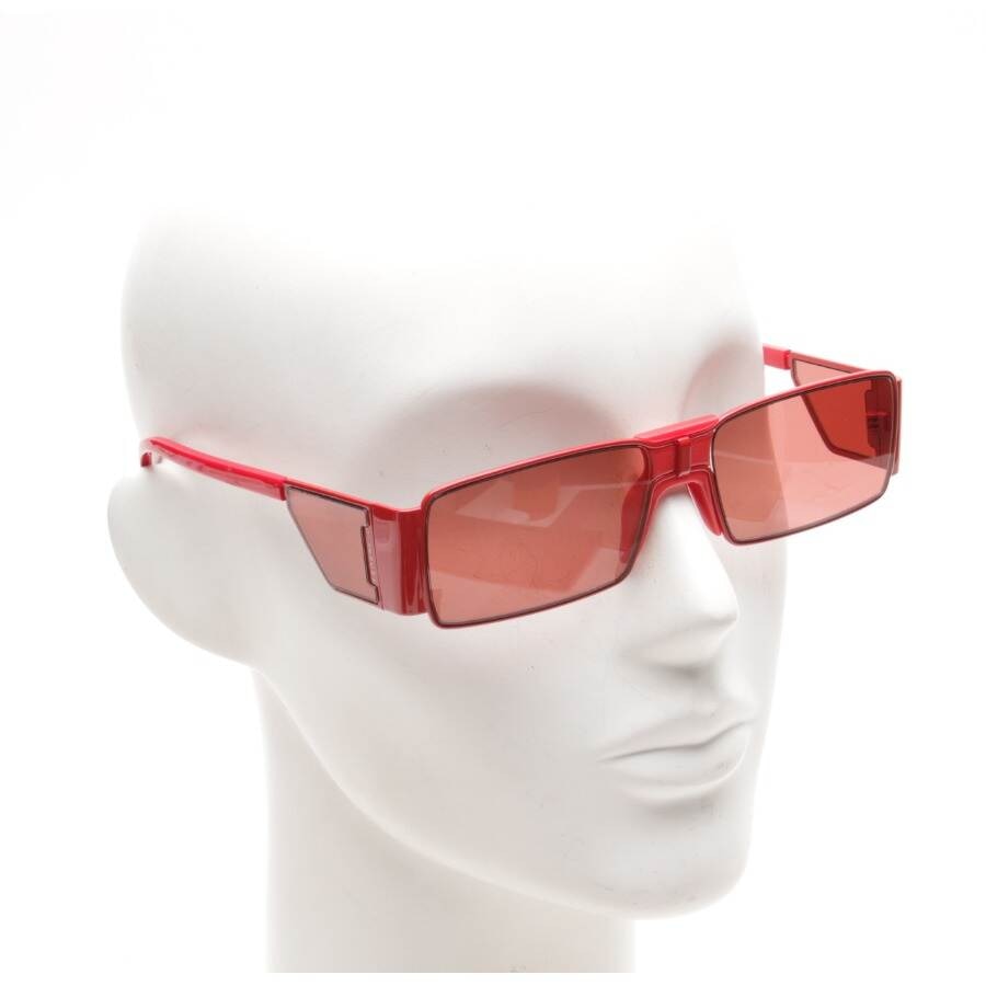 Image 2 of GV 7165/S Sunglasses Red in color Red | Vite EnVogue