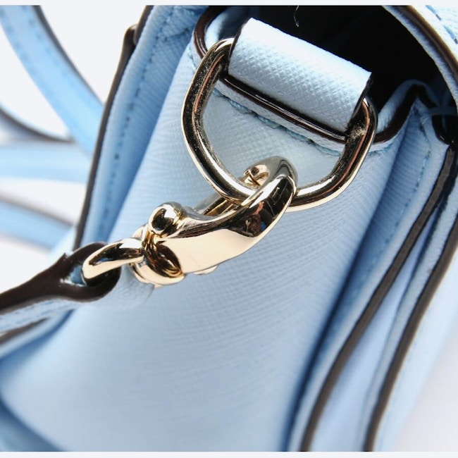Image 4 of Crossbody Bag Light Blue in color Blue | Vite EnVogue