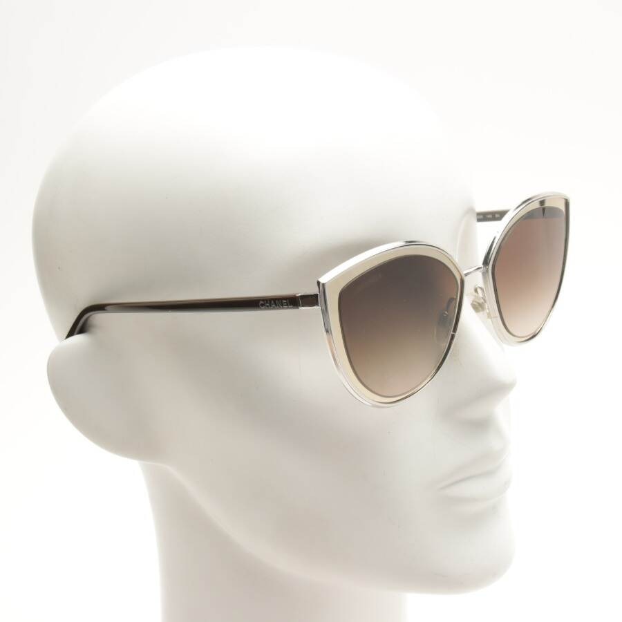 Image 2 of 4222 Sunglasses Silver in color Metallic | Vite EnVogue