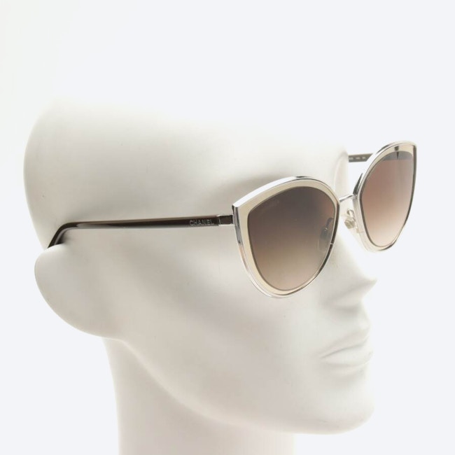 Image 2 of 4222 Sunglasses Silver in color Metallic | Vite EnVogue