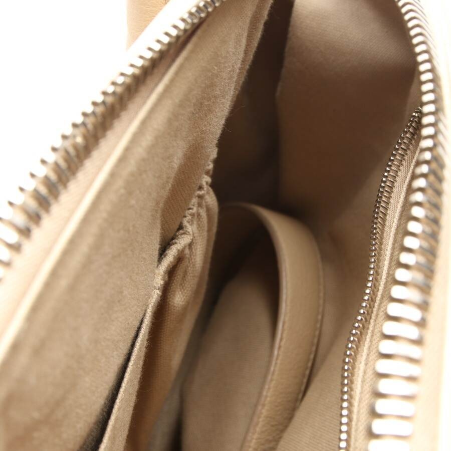 Image 5 of Antigona Medium Handbag Beige in color White | Vite EnVogue