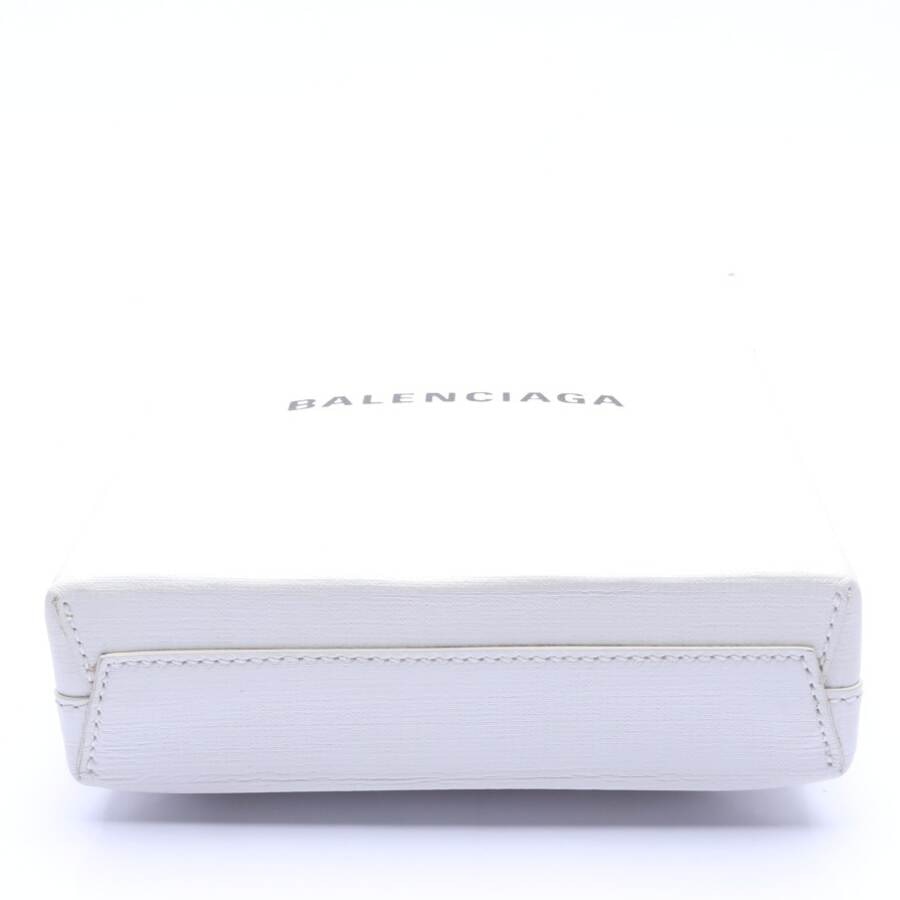 Image 3 of Clutch White in color White | Vite EnVogue