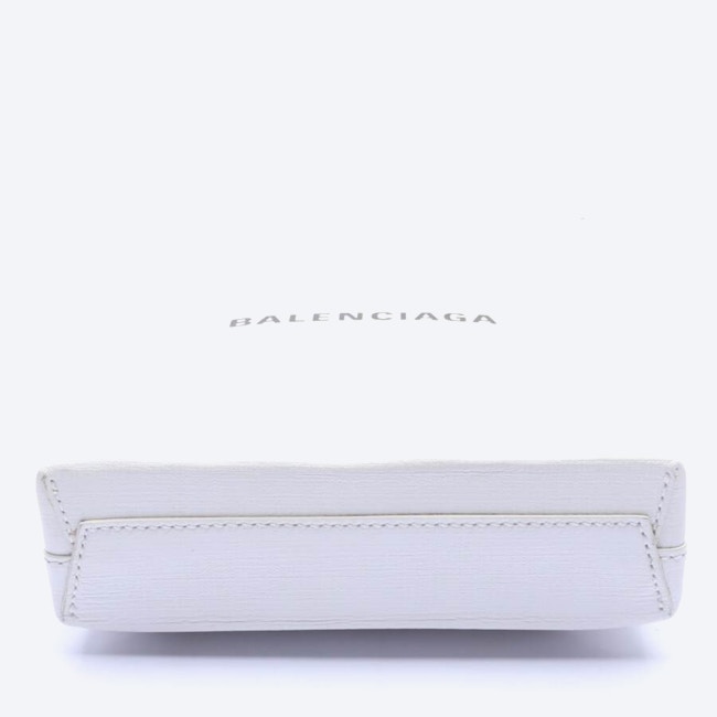 Image 3 of Clutch White in color White | Vite EnVogue