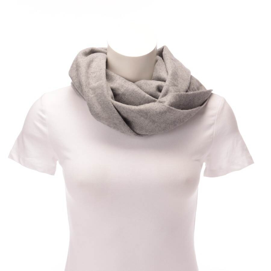 Image 1 of Wool Shawl Gray in color Gray | Vite EnVogue
