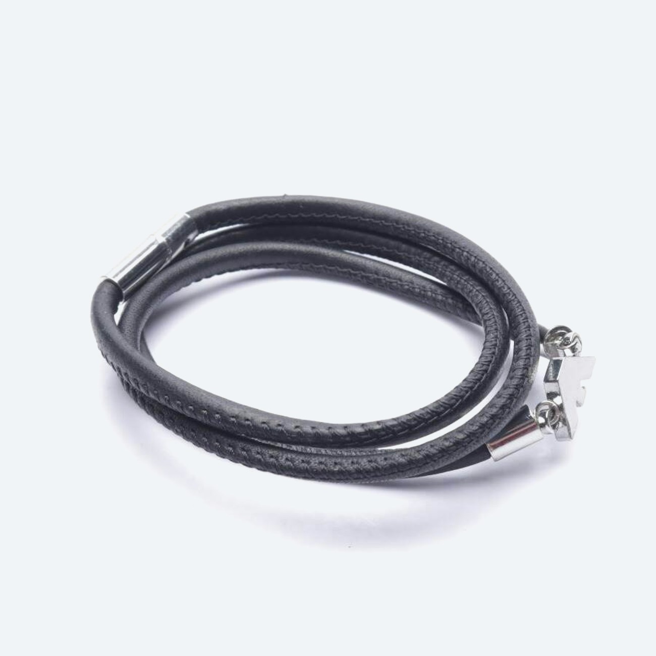Image 1 of Bracelet Black in color Black | Vite EnVogue