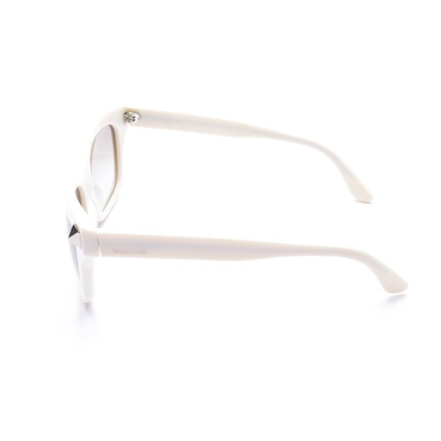 Image 3 of V 656S Sunglasses Cream in color White | Vite EnVogue