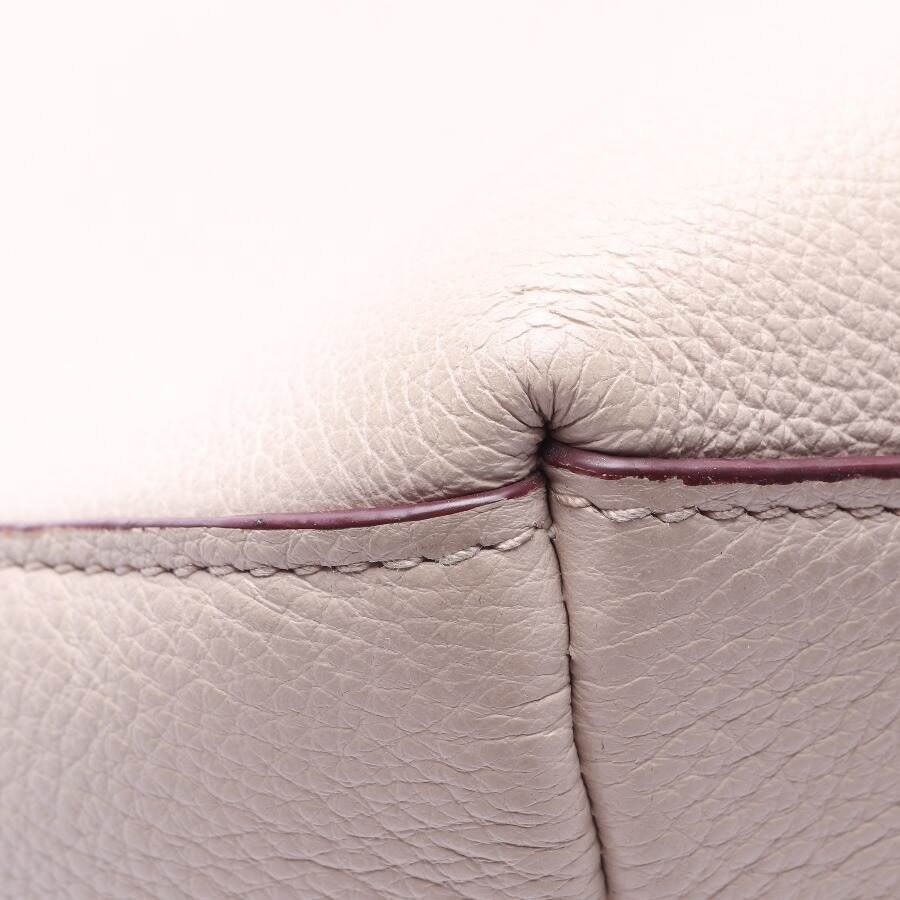 Image 6 of Crossbody Bag Beige in color White | Vite EnVogue