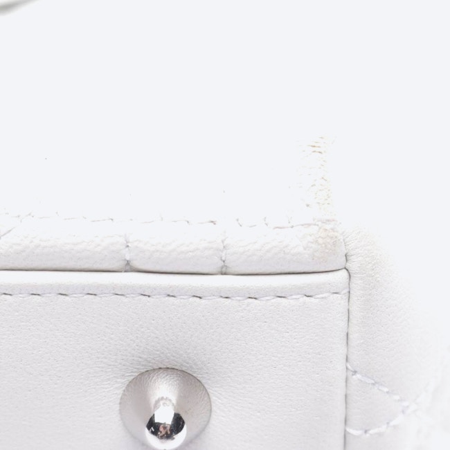 Bild 6 von Lady Dior Handtasche Weiß in Farbe Weiß | Vite EnVogue