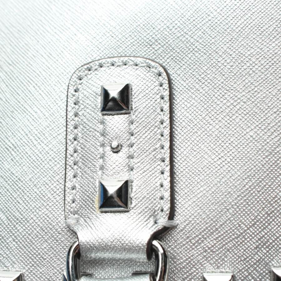 Image 5 of Handbag in color Metallic | Vite EnVogue