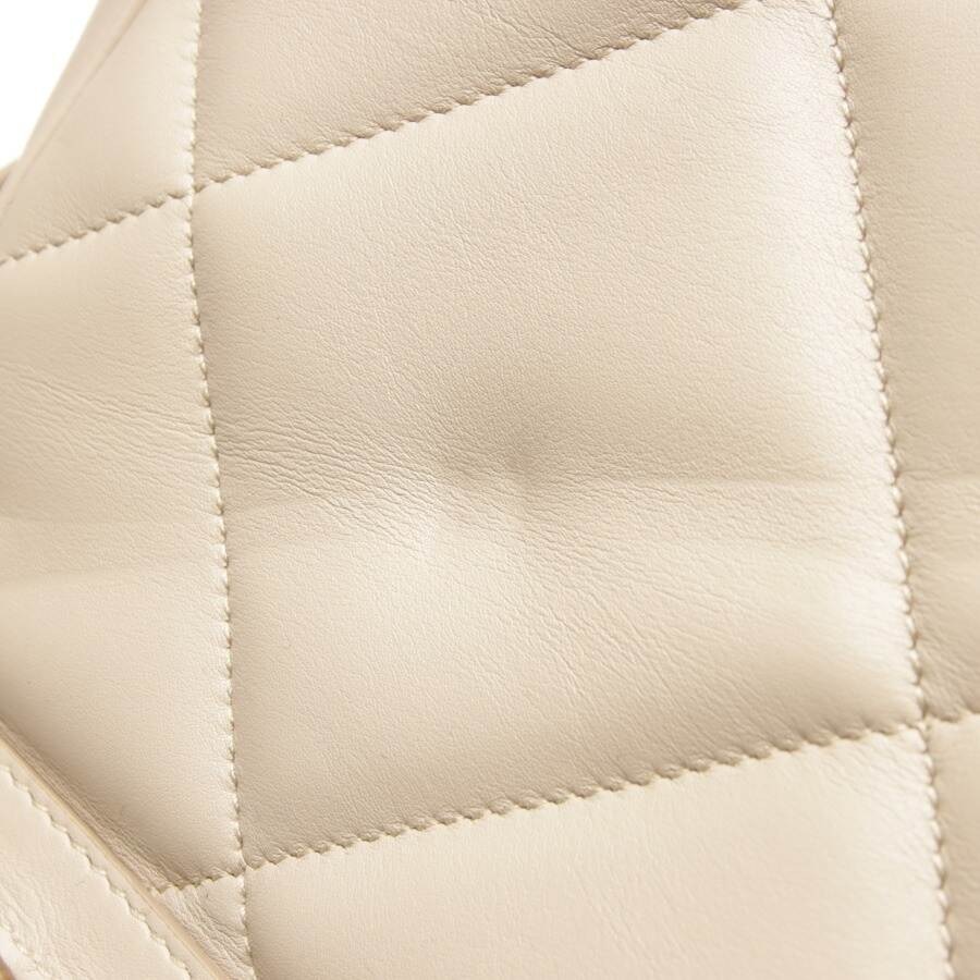 Image 7 of Sicily Handbag Beige in color White | Vite EnVogue