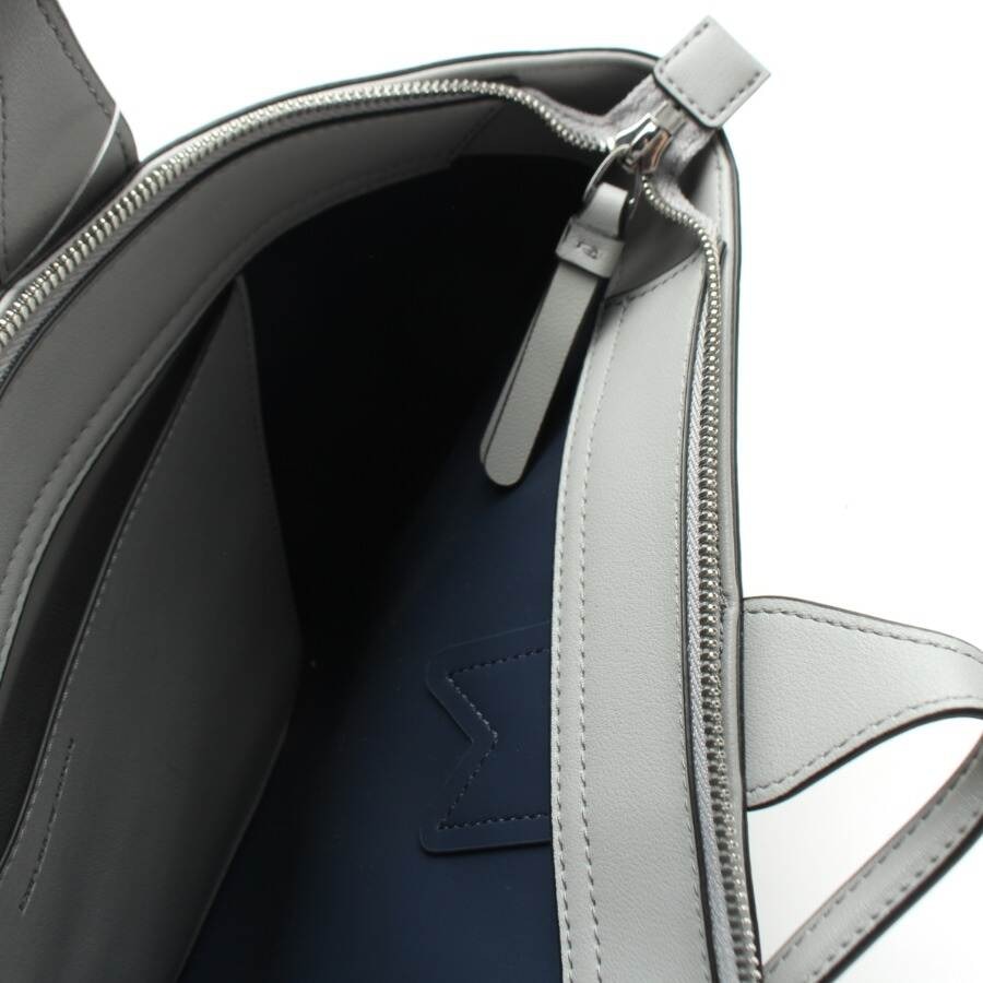 Image 3 of Shoulder Bag Light Gray in color Gray | Vite EnVogue