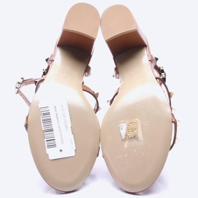 Image 4 of Rockstud Heeled Sandals EUR 37 Brown in color Brown | Vite EnVogue