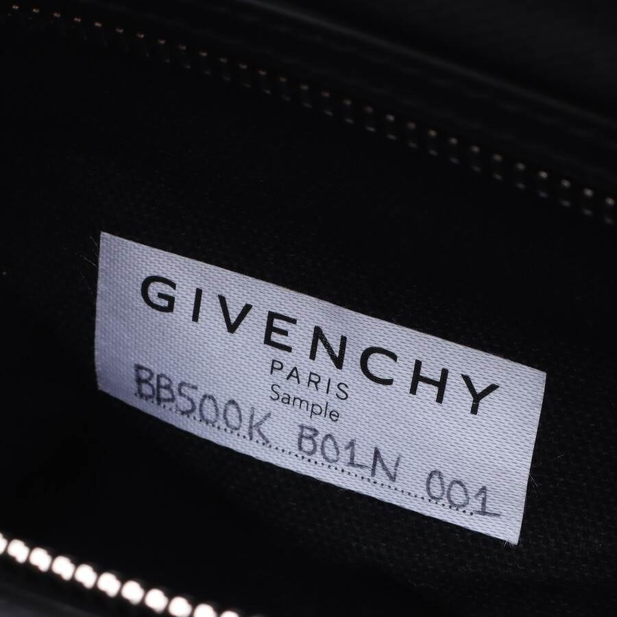 Image 6 of Antigona Medium Handbag Black in color Black | Vite EnVogue