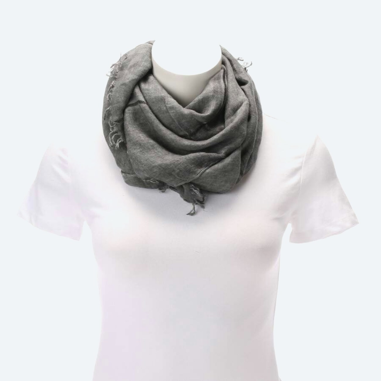 Image 1 of Scarf Gray in color Gray | Vite EnVogue