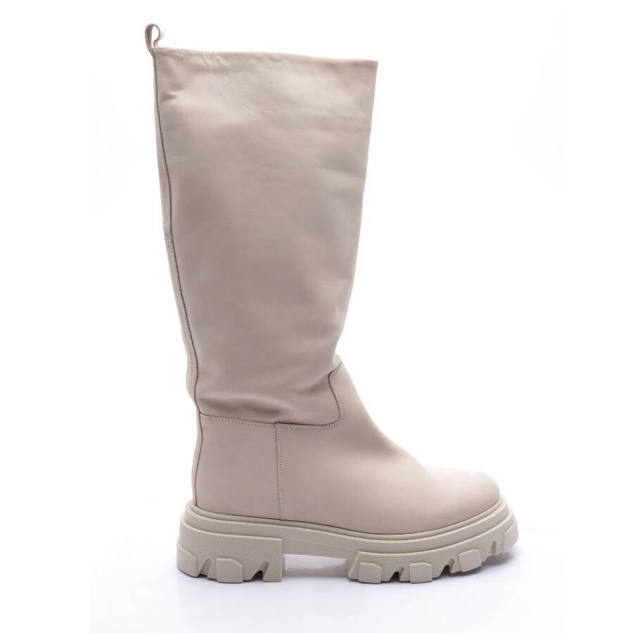 Image 1 of Boots EUR 42 Beige in color White | Vite EnVogue