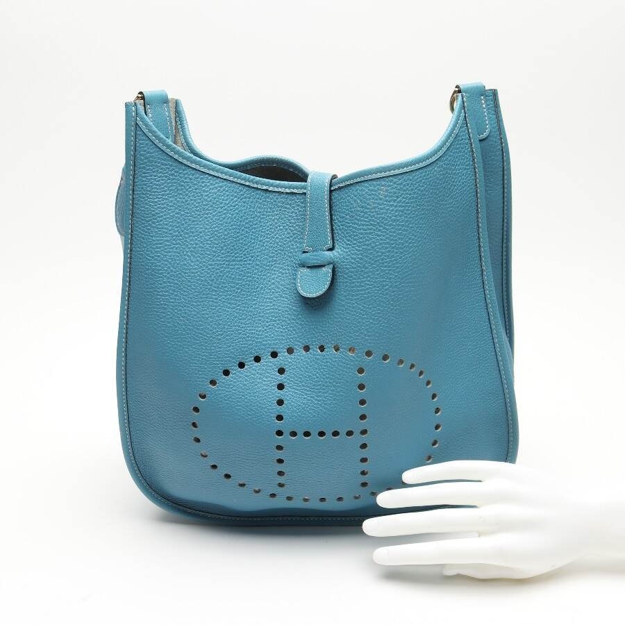 Image 4 of Evelyne III 33 (Large/GM) Shoulder Bag Light Blue in color Blue | Vite EnVogue