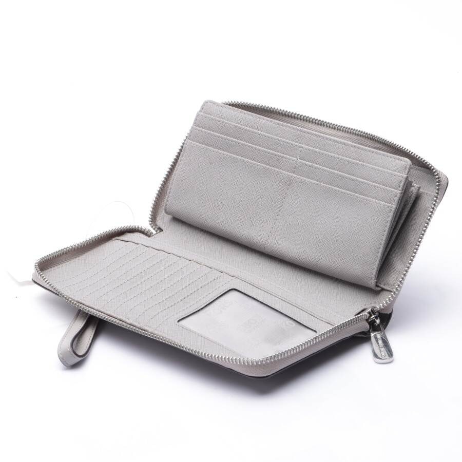 Image 2 of Wallet Light Gray in color Gray | Vite EnVogue