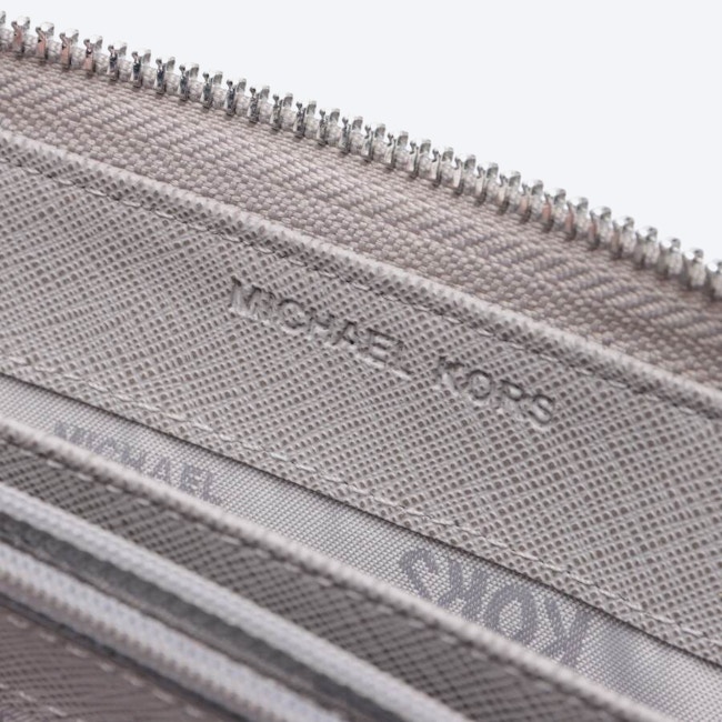 Image 3 of Wallet Light Gray in color Gray | Vite EnVogue