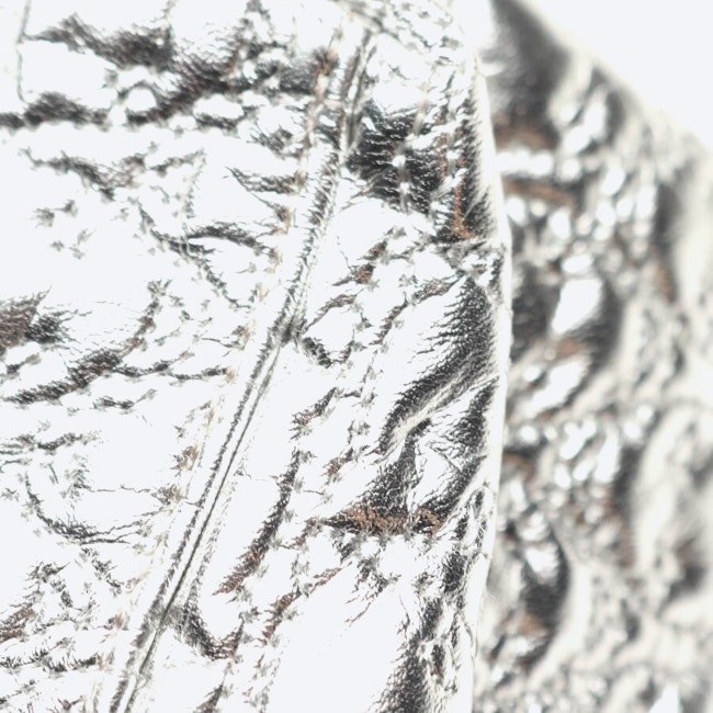 Image 8 of Crossbody Bag Silver in color Metallic | Vite EnVogue