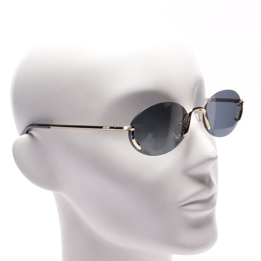 Image 2 of MOS055 Sunglasses Black in color Black | Vite EnVogue