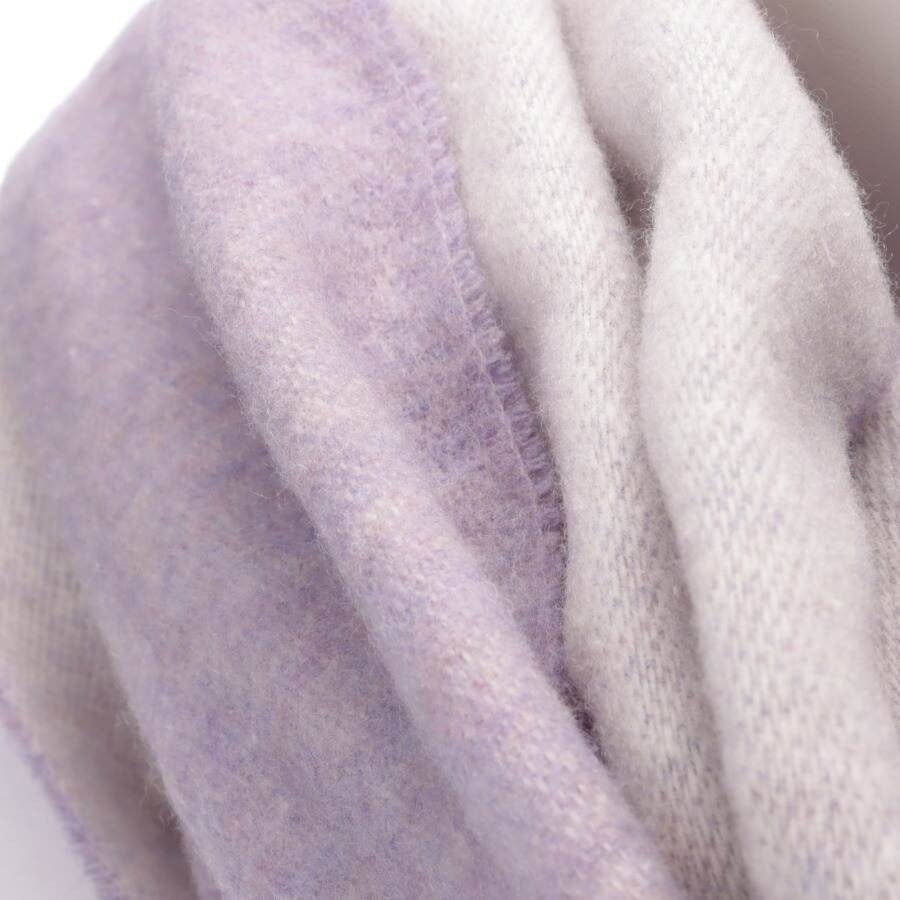 Image 2 of Wool Shawl Purple in color Purple | Vite EnVogue