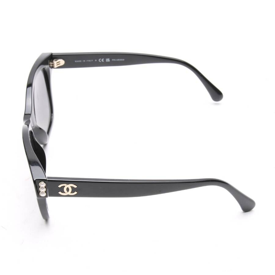 Image 3 of 5482-H Sunglasses Black in color Black | Vite EnVogue