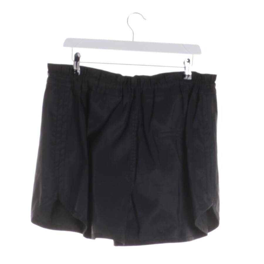 Image 2 of Shorts 40 Black in color Black | Vite EnVogue