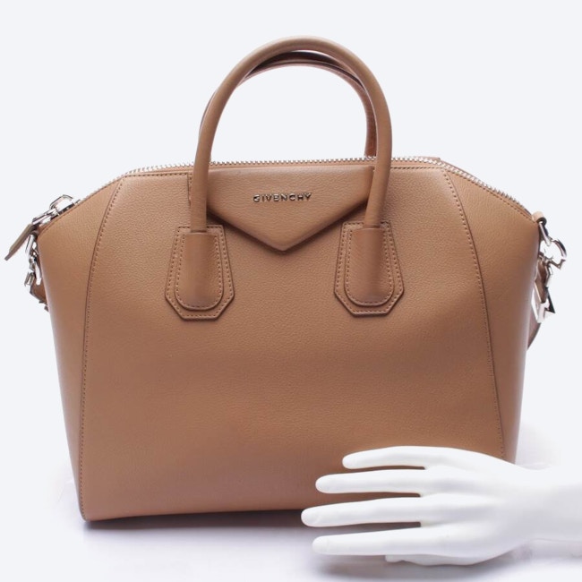 Image 4 of Antigona Medium Handbag Light Brown in color Brown | Vite EnVogue