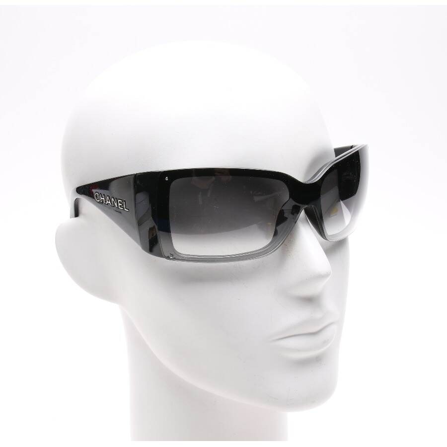Image 2 of 6012 Sunglasses Black in color Black | Vite EnVogue