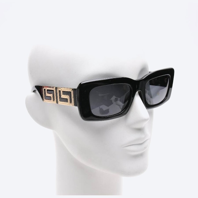 Image 2 of 4444-U Sunglasses Black in color Black | Vite EnVogue
