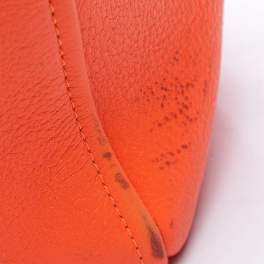 Image 6 of Shoulder Bag Neon Orange in color Neon | Vite EnVogue