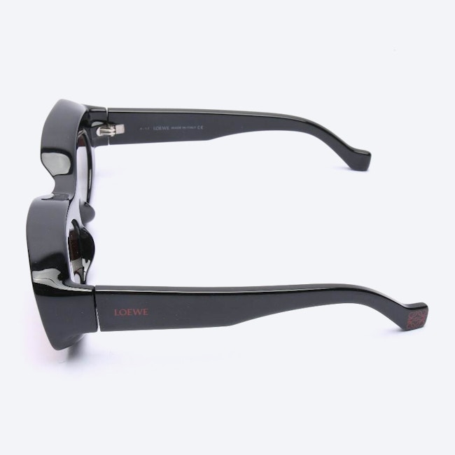 Image 3 of LW40033L Sunglasses Black in color Black | Vite EnVogue