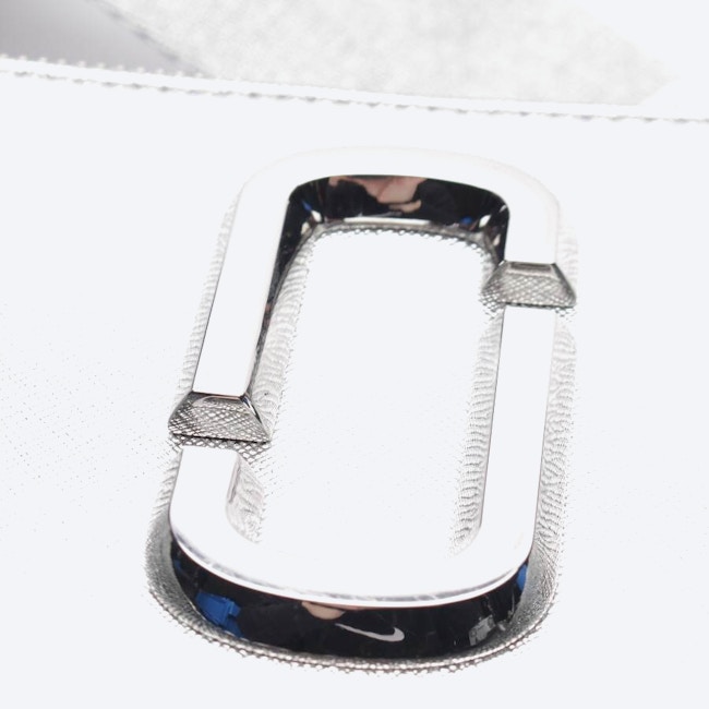 Image 7 of Crossbody Bag Silver in color Metallic | Vite EnVogue