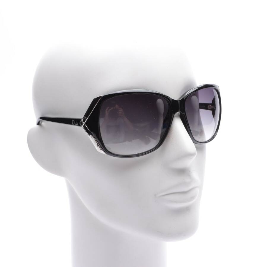 Image 2 of D289C Sunglasses Black in color Black | Vite EnVogue