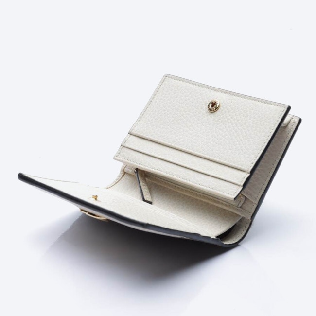 Image 2 of Wallet Beige in color White | Vite EnVogue