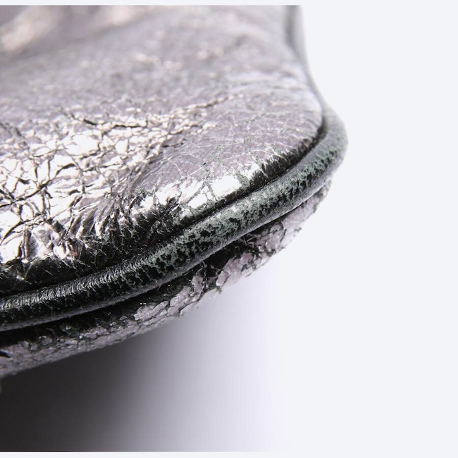 Image 4 of Clutch Silver in color Metallic | Vite EnVogue