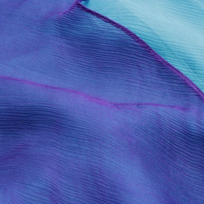 Image 3 of Silk Top 32 Blue in color Blue | Vite EnVogue