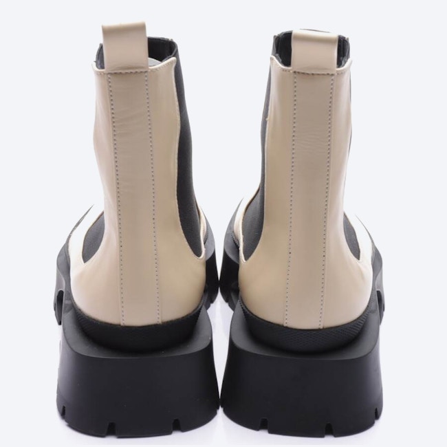 Image 3 of Chelsea Boots EUR 36 Beige in color White | Vite EnVogue