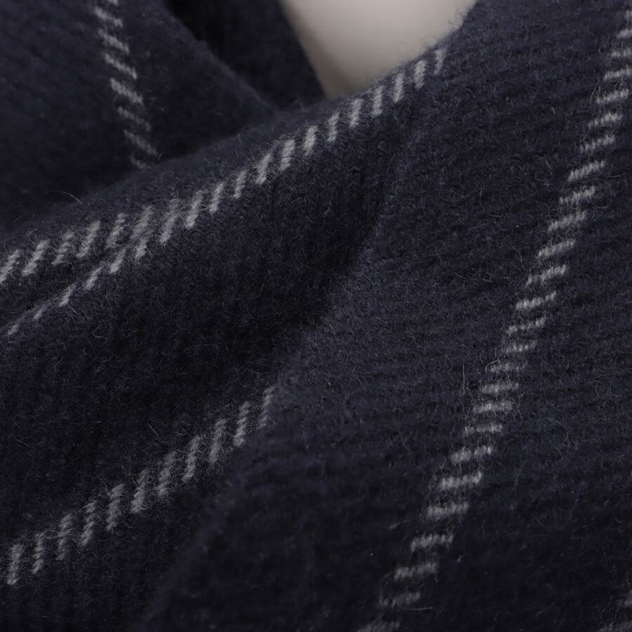 Image 2 of Shawl Navy in color Blue | Vite EnVogue