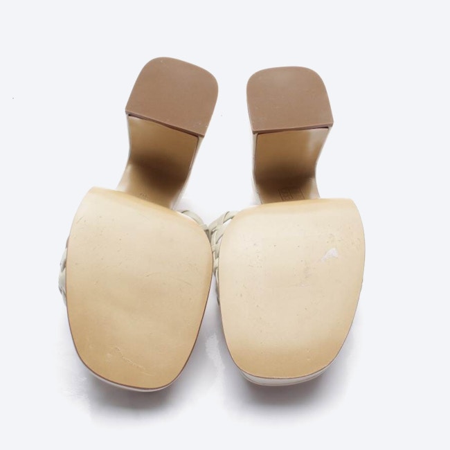 Image 4 of Heeled Sandals EUR 40 Beige in color White | Vite EnVogue