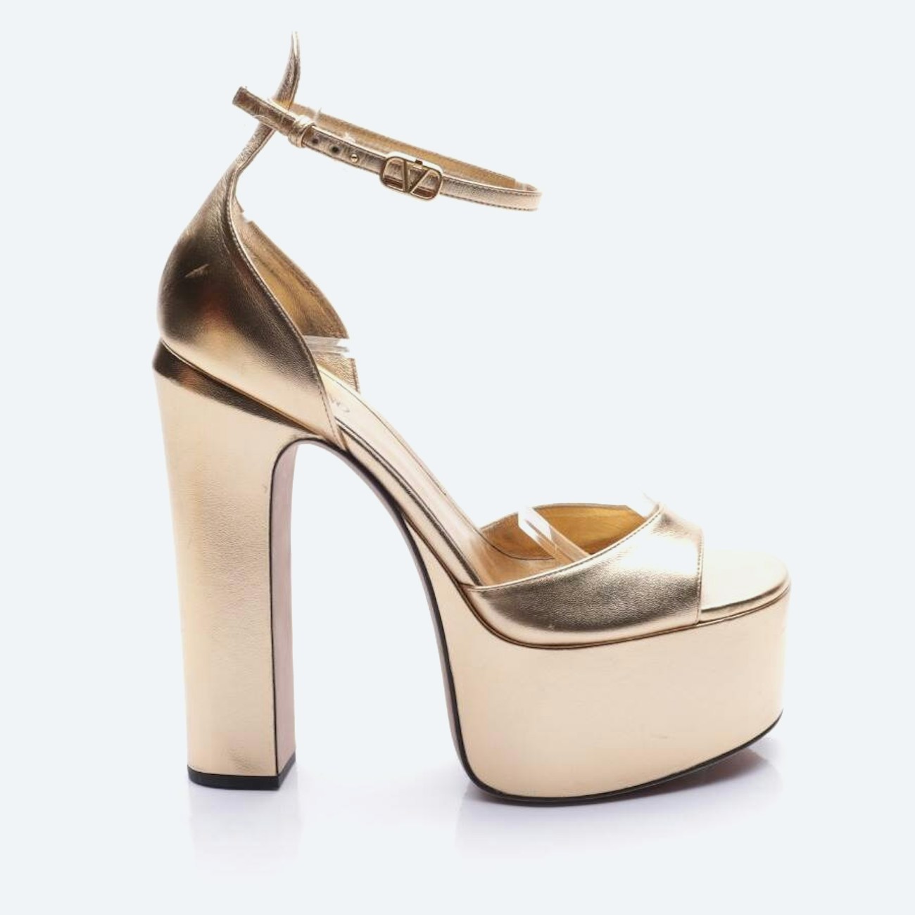 Image 1 of Heeled Sandals EUR 39.5 Gold in color Metallic | Vite EnVogue